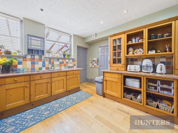 4 bed Terraced for sale Image 6