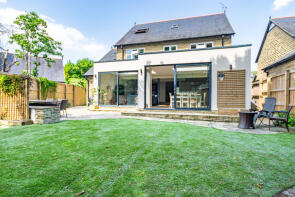 25, Parkwood Avenue, Gledhow, Leeds LS8 1JW