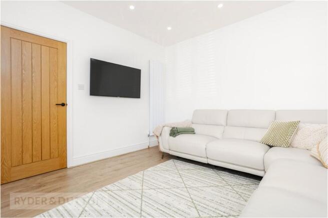 4 bed Semi-Detached for sale Image 11