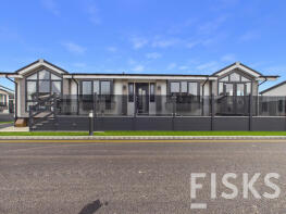 4, Beachway, Canvey Island SS8 0BD