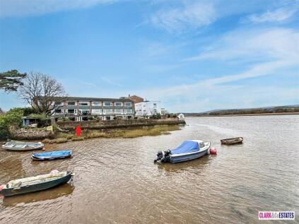 Strand Court, Topsham