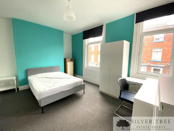 4 bed Terraced for sale Image 7