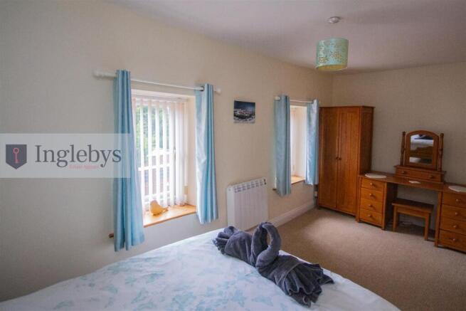 2 bed Terraced for sale Image 7
