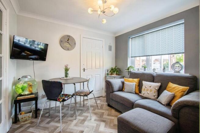 4 bed Detached for sale Image 5
