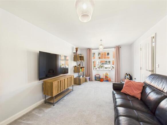 4 bed Detached for sale Image 10