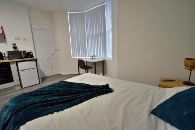 1 bed Apartment to rent Image 4
