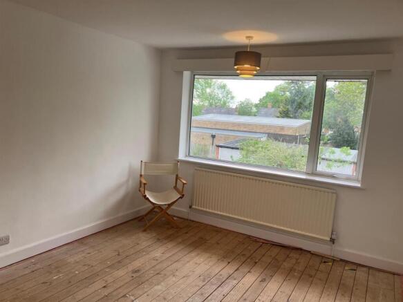 BEDROOM 1.jpg