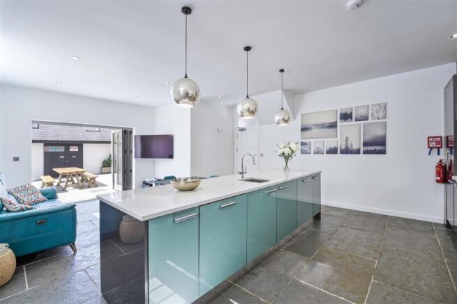 Kitchen 6.jpg