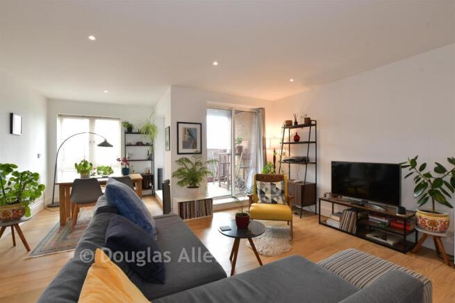 Lounge/Kitchen /Dining Room