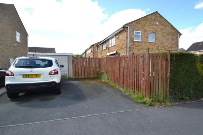 3 bed Semi-Detached for sale Image 12