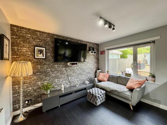 3 bed Semi-Detached for sale Image 12