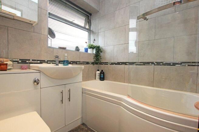 3 bed Semi-Detached for sale Image 11