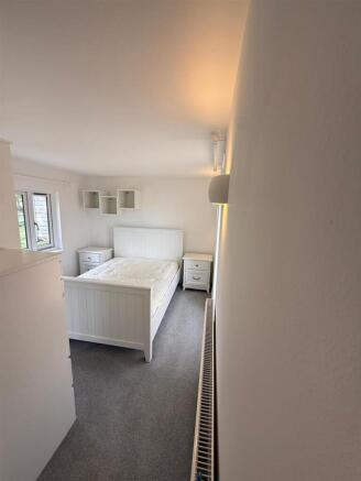 Reigate bedroom.jpg