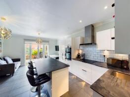 16, Armstrong Drive, Worcester WR1 2GA