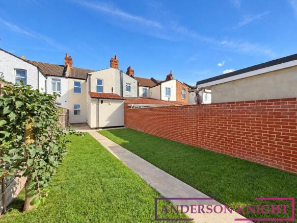 3 bed house for Rent Cromwell Road, Hounslow TW3