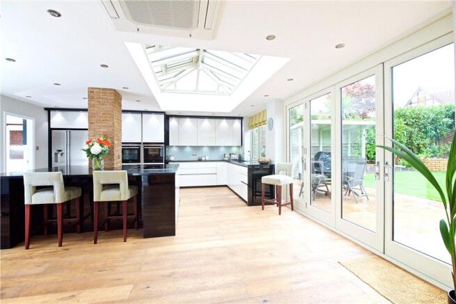 Dining/Kitchen