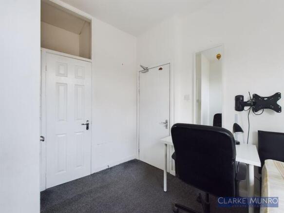 5 bed Terraced for sale Image 8