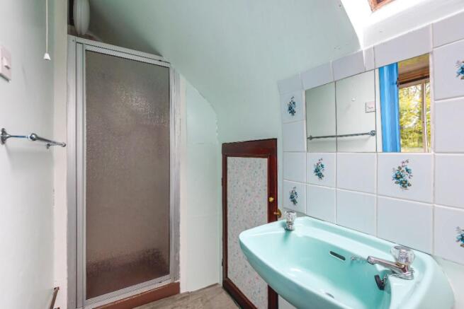 1st Floor shower 