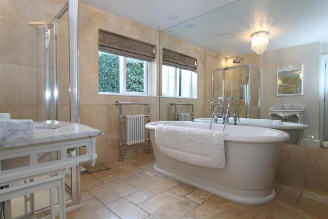 Bathroom.JPG