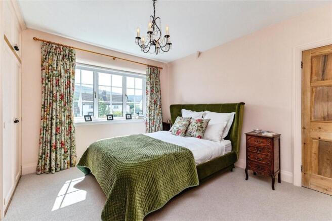3 bed House for sale Image 11