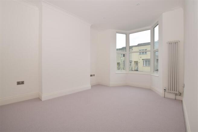 Lounge/ Bedroom 4