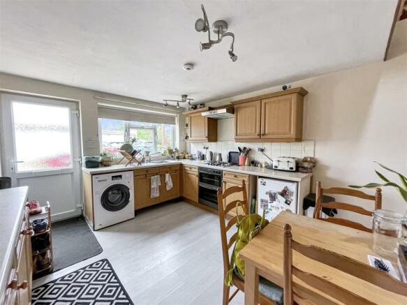 kitchen 1.JPG