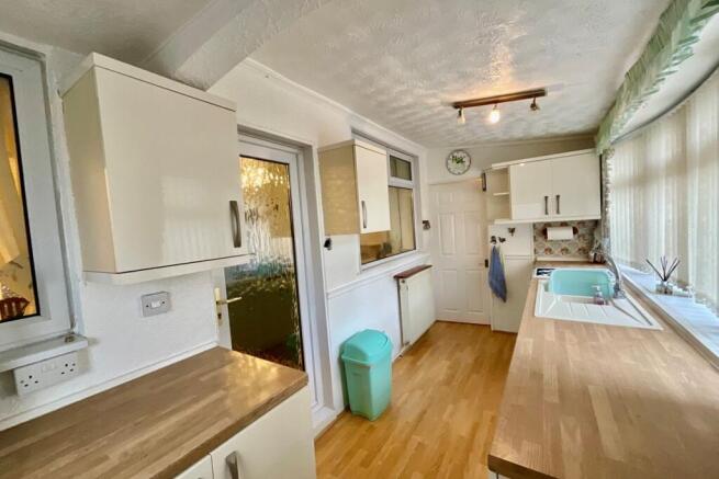 3 bed Semi-Detached for sale Image 8