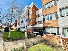 Flat 5, Trent Court, New Wanstead, Wanstead, London E11 2TF