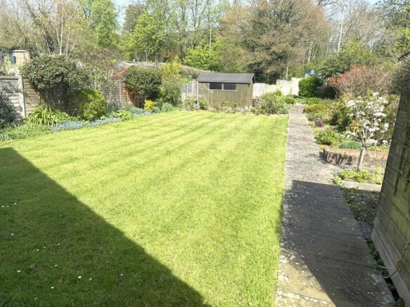 Brookwell Close, Chippenham photo 4