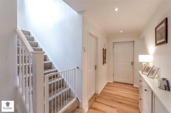 5 bed Detached for sale Image 10