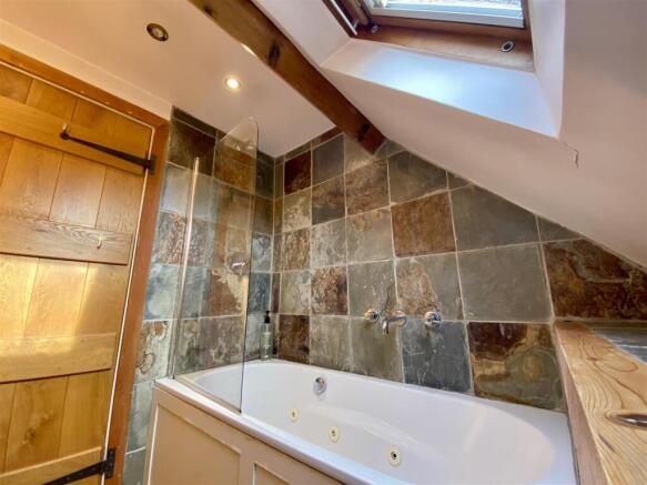 Bathroom (2).JPEG