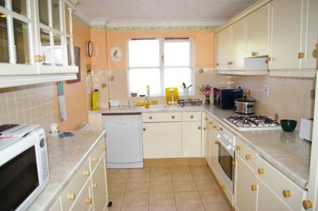MODERN KITCHEN