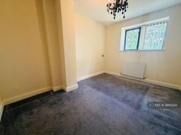 2 bed Flat to rent Image 5