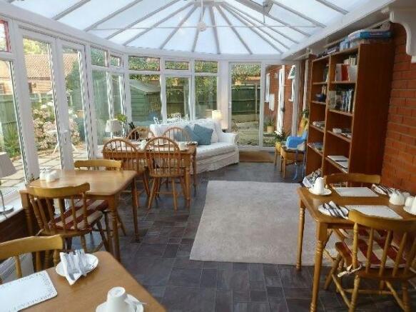Guest Conservatory/D