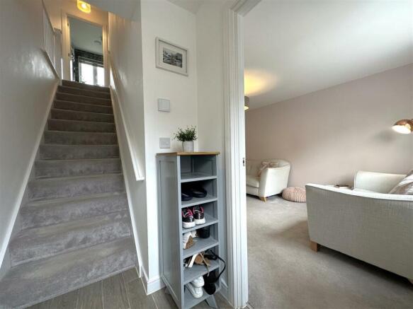 Entrance Hall 949