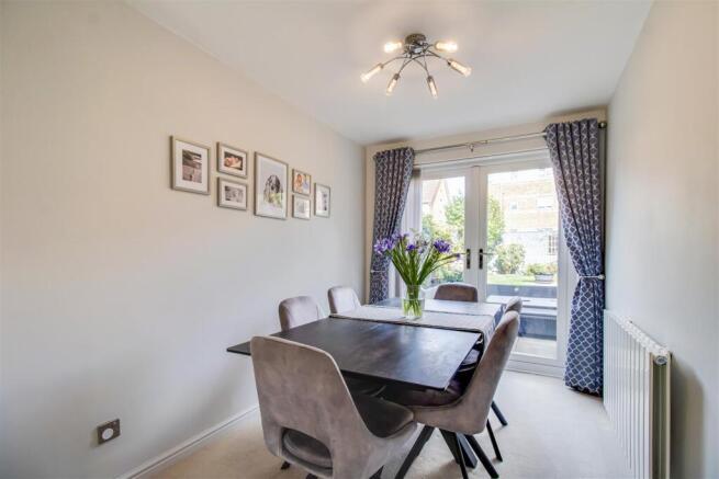 4 bed Detached for sale Image 5
