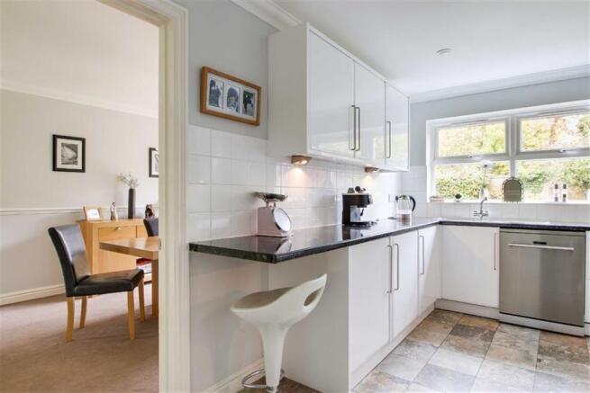 KITCHEN/BREAKFAST RO