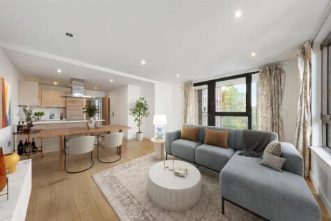 Chamberlain Court, Silwood Street, SE16