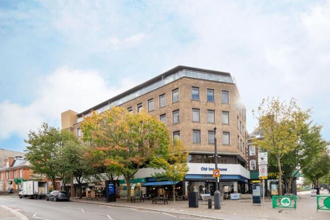 2-bed flat on High Street, Sutton, SM1, £300,000