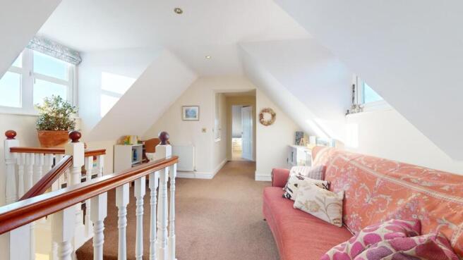 FIRST FLOOR LANDING