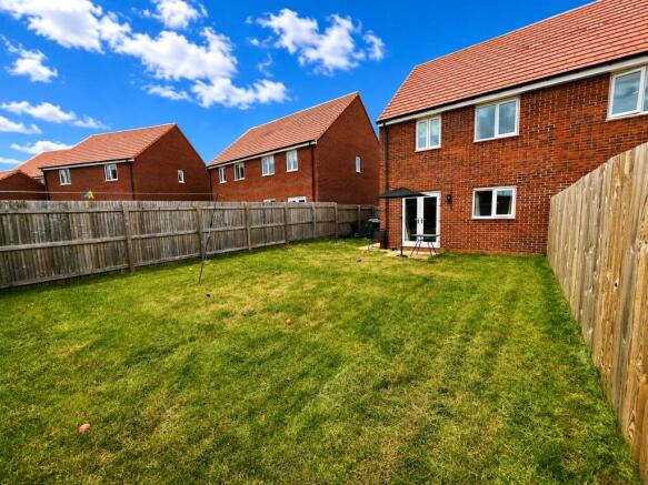 3 bed Semi-Detached for sale Image 8