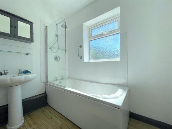 Bathroom (1).jpeg