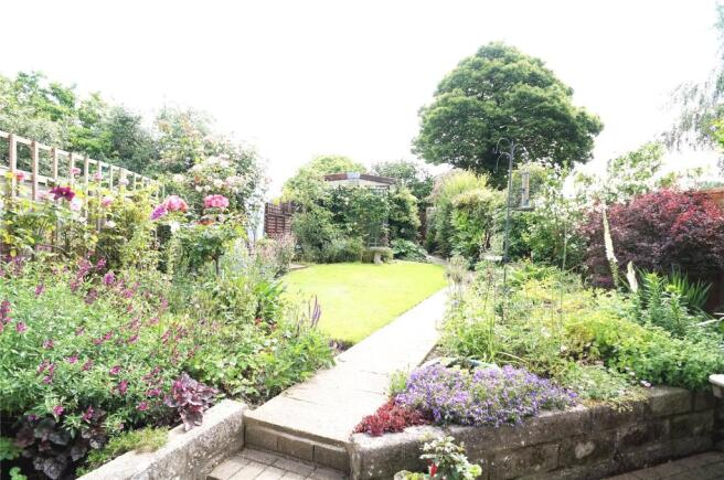 Garden Left Aspect