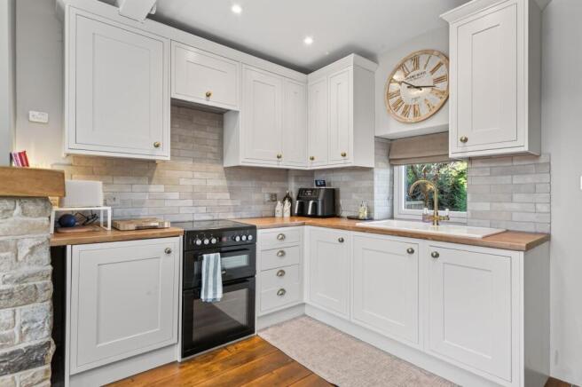 OPEN-PLAN LIVING DINING KITCHEN