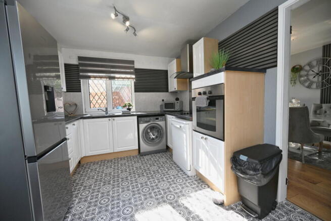 3 bed Semi-Detached for sale Image 7