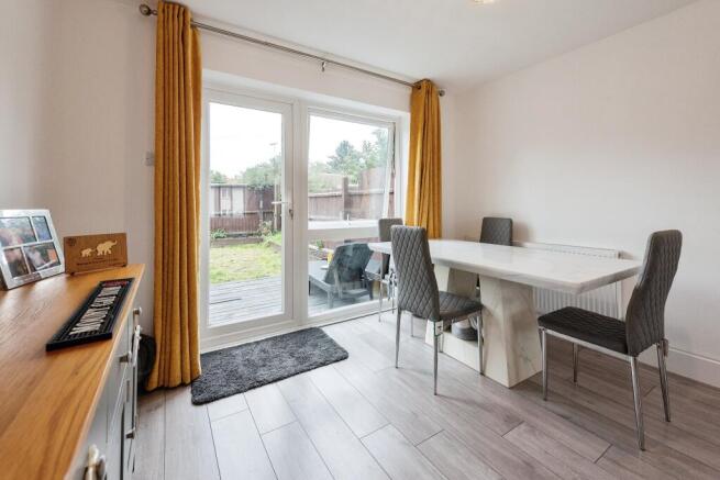 Lounge/Dining Room