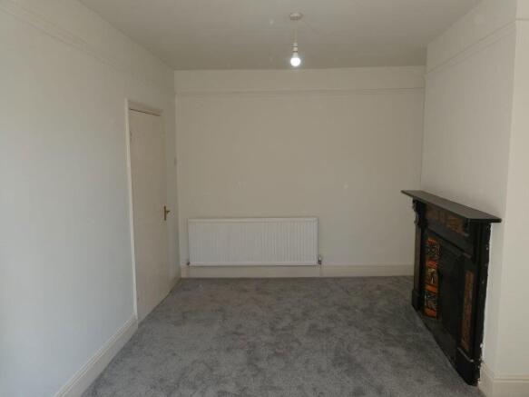 3 bed Terraced to rent Image 5