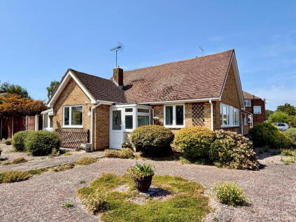 A Smartly Presented Property, Perfect For Downsizing & No Chain - Roystons Close