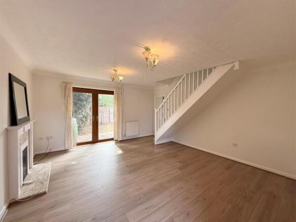 Living Room 2.jpg