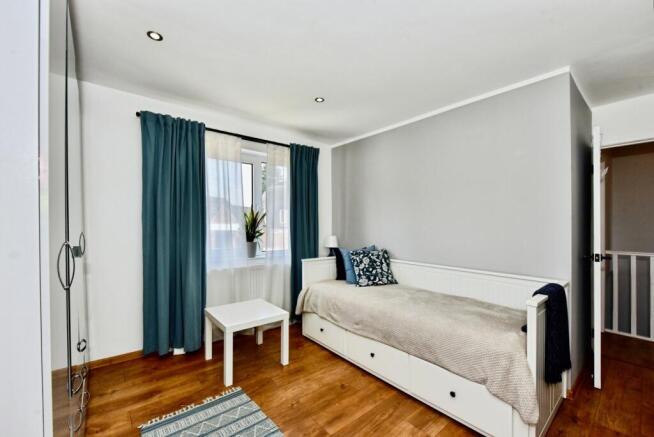 3 bed Semi-Detached for sale Image 9
